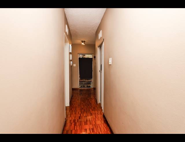 3 BEDROOM APARTMENT FOR SALE IN GLENWOOD